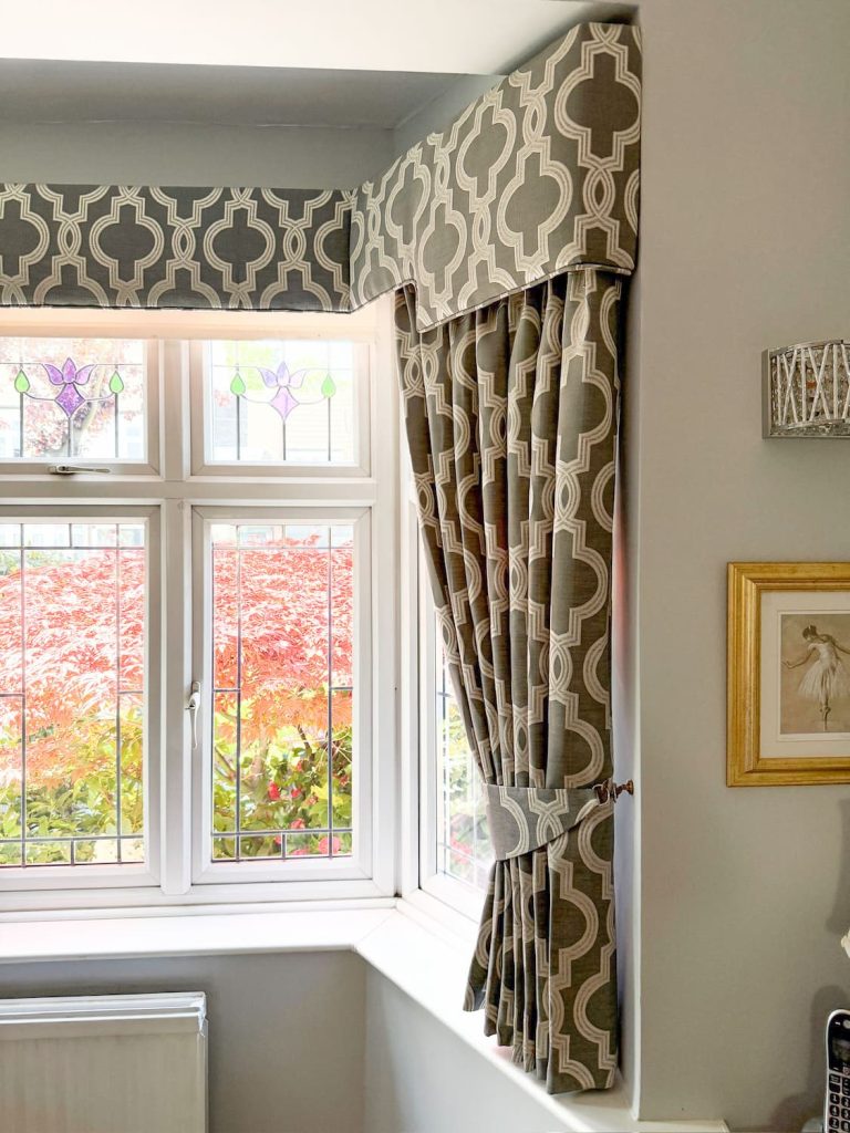 Patterned Curtain with Lath